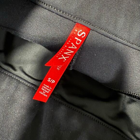 SPANX Women's Kick Flare Ponte Pants with Compression Black Crop Small - Picture 5 of 8